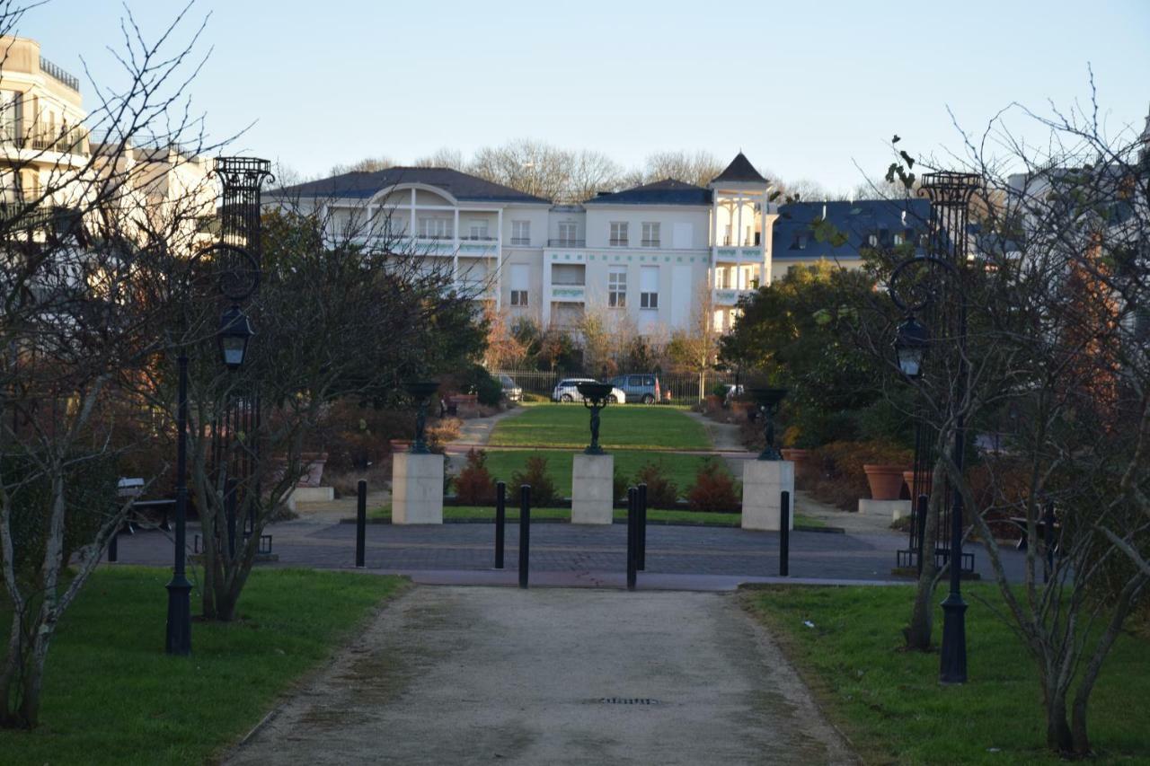 Appartement Avec Rez De Jardin A Disneyland Montévrain Exterior photo