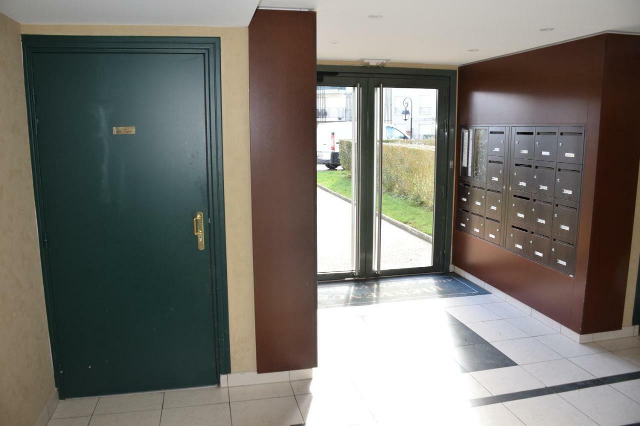 Appartement Avec Rez De Jardin A Disneyland Montévrain Exterior photo